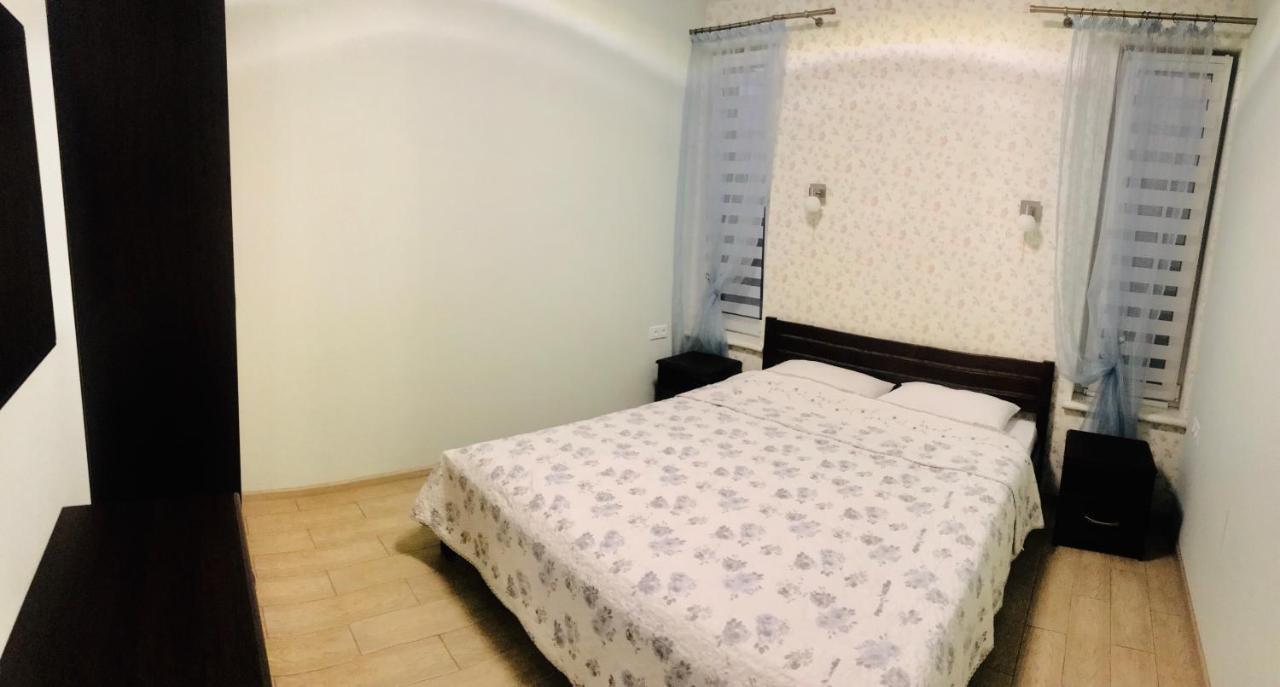 Ferienwohnung Apartamenti Mayak Odessa Exterior foto